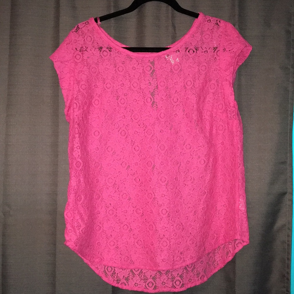 Women’s Stylus brand pink floral shell.